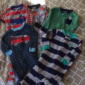 5 pairs of Carter’s boys 24m pjs